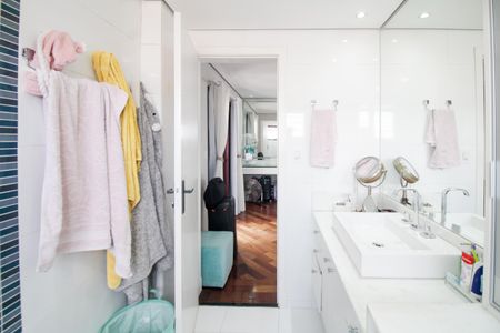 Apartamento à venda com 334m², 4 quartos e 4 vagasQuarto 1 - Suite - Banheiro 1