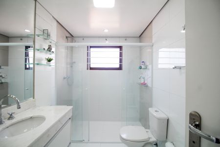 Apartamento à venda com 334m², 4 quartos e 4 vagasQuarto 2 - Suite 2 - Banheiro 2