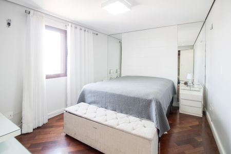 Apartamento à venda com 334m², 4 quartos e 4 vagasQuarto 2 - Suite 2
