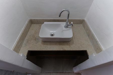 Casa para alugar com 60m², 2 quartos e sem vagaBanheiro