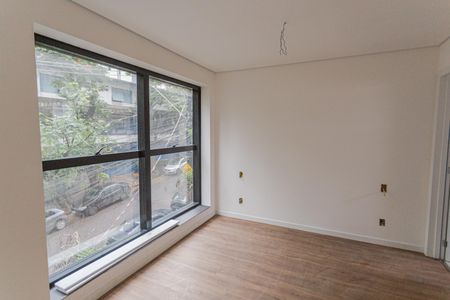 Apartamento à venda com 76m², 2 quartos e 2 vagasSuíte 1