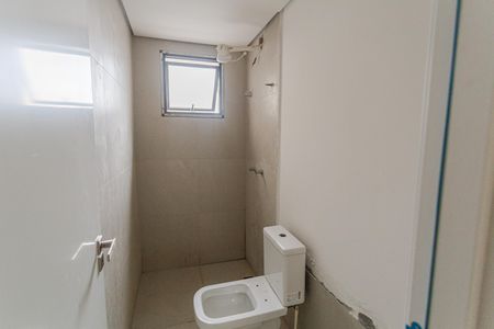 Apartamento à venda com 76m², 2 quartos e 2 vagasBanheiro da Suíte 1