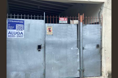 Casa para alugar com 100m², 3 quartos e 1 vaga Casa para alugar com 100m², 3 quartos e 1 vagaFachada