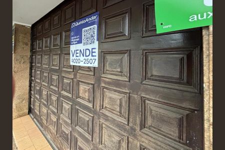 Casa à venda com 600m², 5 quartos e 6 vagasFachada