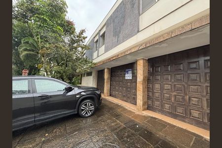 Casa à venda com 600m², 5 quartos e 6 vagasFachada
