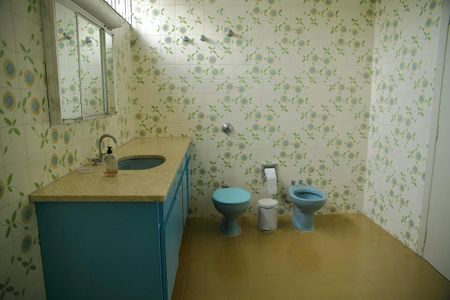 Casa à venda com 600m², 5 quartos e 6 vagasBanheiro da Suíte 1