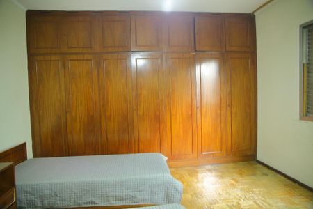 Casa à venda com 600m², 5 quartos e 6 vagasQuarto 2