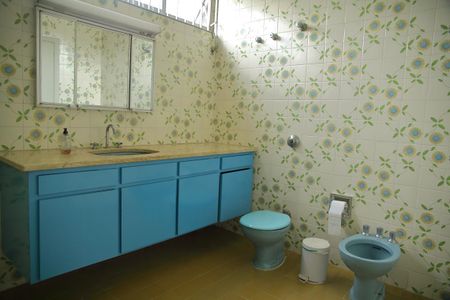 Casa à venda com 600m², 5 quartos e 6 vagasBanheiro da Suíte 1