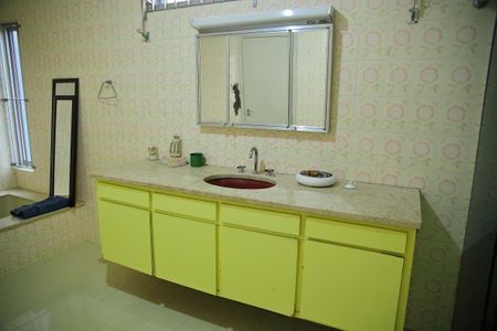 Casa à venda com 600m², 5 quartos e 6 vagasBanheiro Social