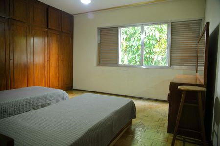 Casa à venda com 600m², 5 quartos e 6 vagasQuarto 2