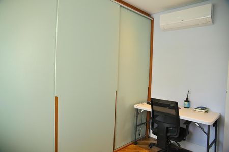 Apartamento à venda com 94m², 3 quartos e 2 vagasQuarto 2 