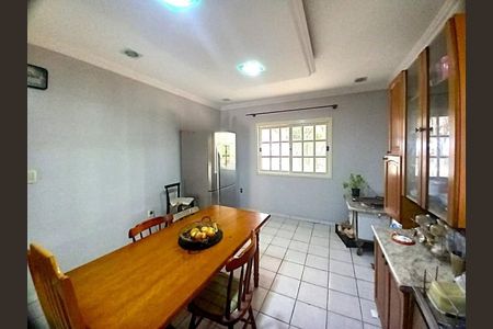 Cozinha de casa de condomínio para alugar com 4 quartos, 270m² em Vila Nova, Porto Alegre