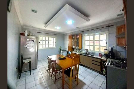 Cozinha de casa de condomínio para alugar com 4 quartos, 270m² em Vila Nova, Porto Alegre