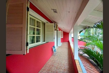 Casa de condomínio para alugar com 270m², 4 quartos e 2 vagas Casa de condomínio para alugar com 270m², 4 quartos e 2 vagasVaranda