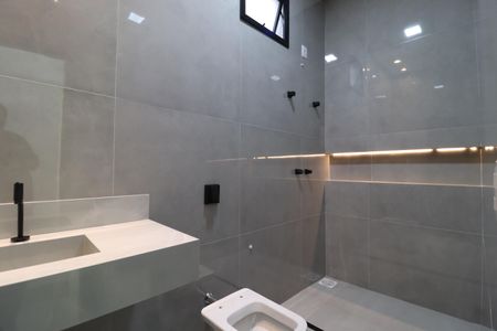 Casa para alugar com 215m², 3 quartos e 2 vagasBanheiro Social