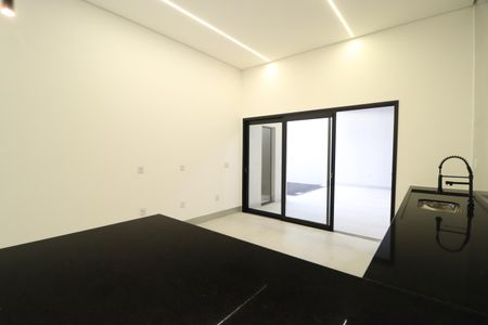 Casa para alugar com 215m², 3 quartos e 2 vagasCozinha