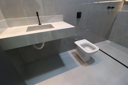 Casa para alugar com 215m², 3 quartos e 2 vagasBanheiro Social