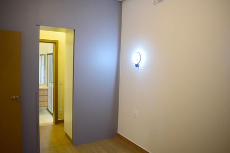 Casa de condomínio para alugar com 165m², 4 quartos e 4 vagasSuíte 3