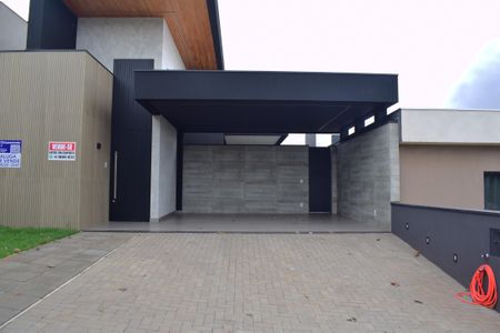 Casa de condomínio para alugar com 165m², 4 quartos e 4 vagasFachada