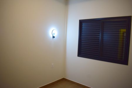 Casa de condomínio para alugar com 165m², 4 quartos e 4 vagasSuíte 3
