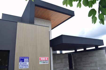 Casa de condomínio para alugar com 165m², 4 quartos e 4 vagasFachada