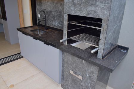 Casa de condomínio para alugar com 165m², 4 quartos e 4 vagasVaranda gourmet