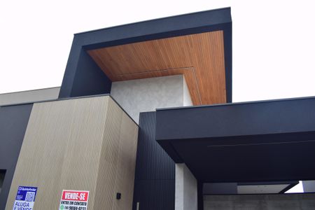 Casa de condomínio para alugar com 165m², 4 quartos e 4 vagasFachada