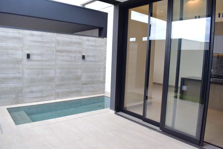 Casa de condomínio para alugar com 165m², 4 quartos e 4 vagasPiscina
