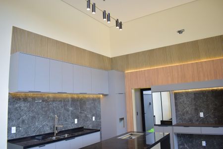 Casa de condomínio para alugar com 165m², 4 quartos e 4 vagasCozinha - Armários