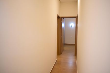 Casa de condomínio para alugar com 165m², 4 quartos e 4 vagasCorredor