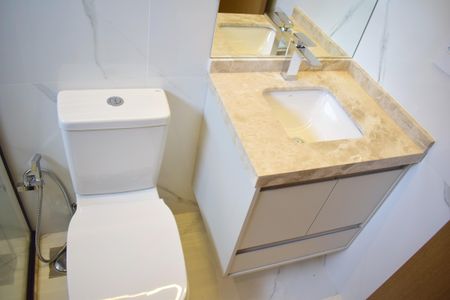 Casa de condomínio para alugar com 165m², 4 quartos e 4 vagasBanheiro da Suíte 1
