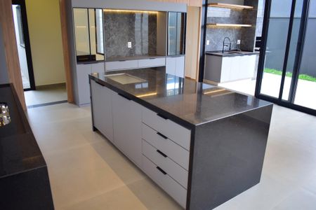 Casa de condomínio para alugar com 165m², 4 quartos e 4 vagasCozinha - Armários