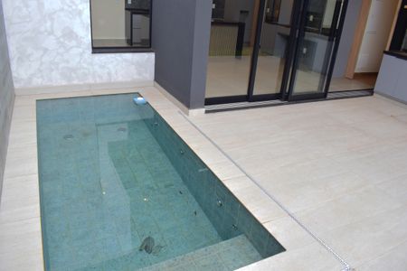 Casa de condomínio para alugar com 165m², 4 quartos e 4 vagasPiscina