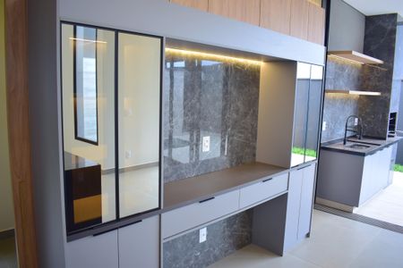 Casa de condomínio para alugar com 165m², 4 quartos e 4 vagasCozinha - Armários