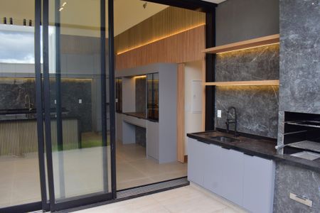 Casa de condomínio para alugar com 165m², 4 quartos e 4 vagasVaranda gourmet