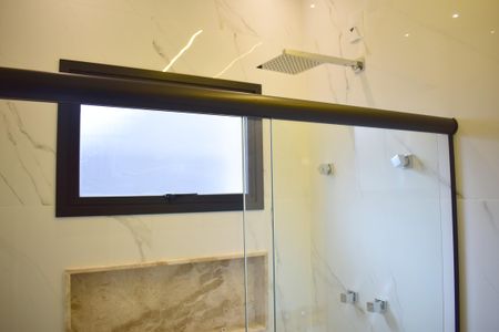 Casa de condomínio para alugar com 165m², 4 quartos e 4 vagasBanheiro da Suíte 1