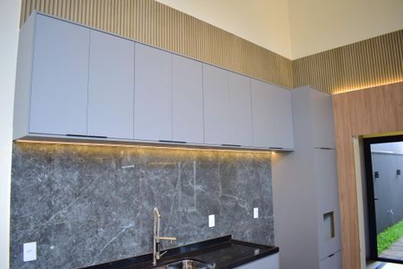 Casa de condomínio para alugar com 165m², 4 quartos e 4 vagasCozinha - Armários
