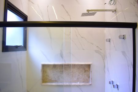 Casa de condomínio para alugar com 165m², 4 quartos e 4 vagasBanheiro da Suíte 3