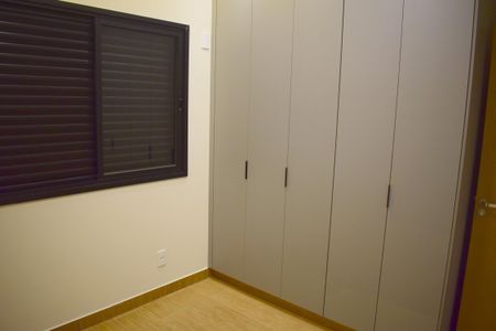 Casa de condomínio para alugar com 165m², 4 quartos e 4 vagasSuíte 2