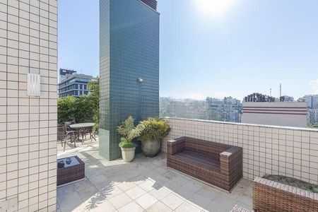 Apartamento para alugar com 250m², 3 quartos e 4 vagasVaranda