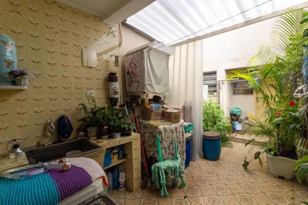 Casa à venda com 174m², 3 quartos e 1 vagaÁrea de serviço - Quintal 
