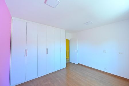Casa para alugar com 290m², 3 quartos e 3 vagas Casa para alugar com 290m², 3 quartos e 3 vagasQuarto 3