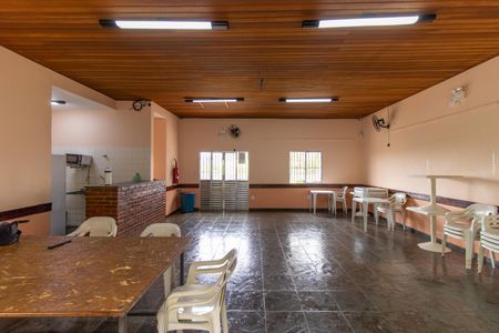 Apartamento para alugar com 55m², 2 quartos e 1 vaga Apartamento para alugar com 55m², 2 quartos e 1 vagaÁrea comum - Salão de festas