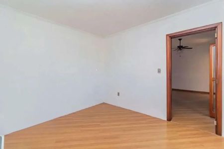 Quarto 2 de casa para alugar com 3 quartos, 168m² em Sarandi, Porto Alegre