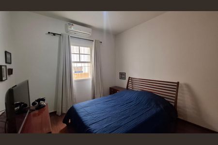 Casa à venda com 180m², 3 quartos e 2 vagasQuarto
