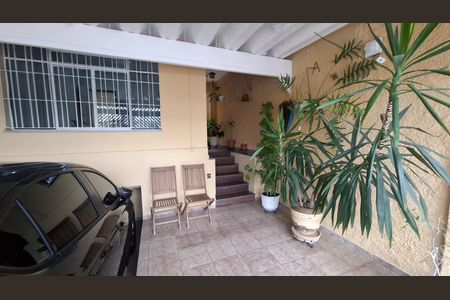 Casa à venda com 180m², 3 quartos e 2 vagasÁrea externa