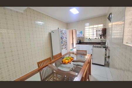 Casa à venda com 180m², 3 quartos e 2 vagasCozinha