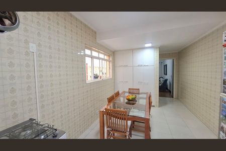 Casa à venda com 180m², 3 quartos e 2 vagasCozinha