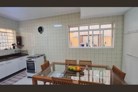Casa à venda com 180m², 3 quartos e 2 vagasCozinha