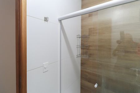 Banheiro de apartamento para alugar com 1 quarto, 42m² em Vila Constança, São Paulo